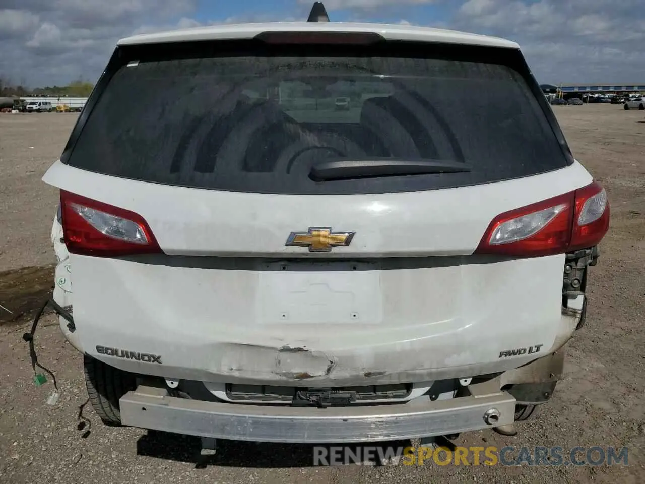 6 Photograph of a damaged car 2GNAXUEV8L6189480 CHEVROLET EQUINOX 2020