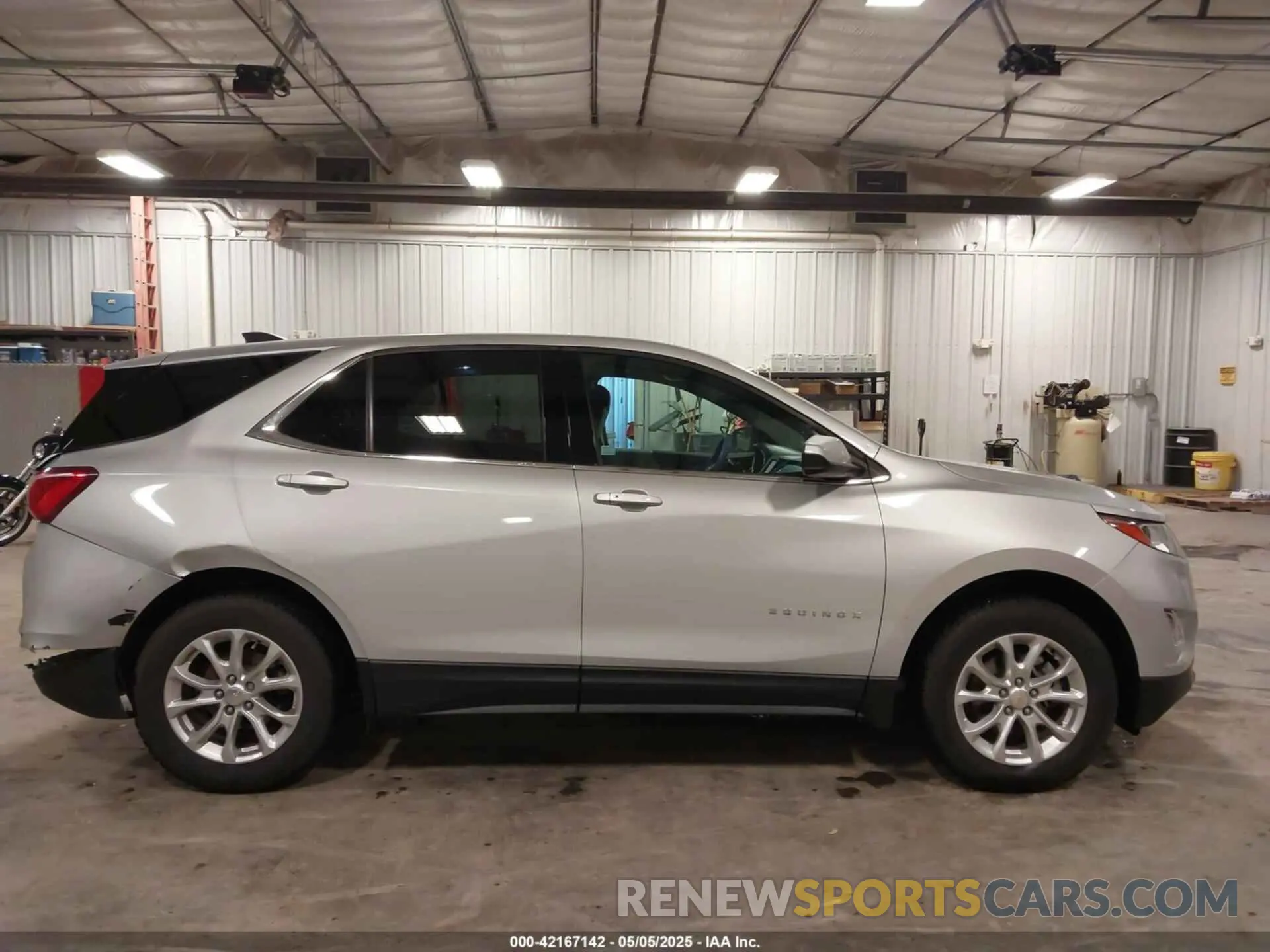 14 Photograph of a damaged car 2GNAXUEV8L6198096 CHEVROLET EQUINOX 2020