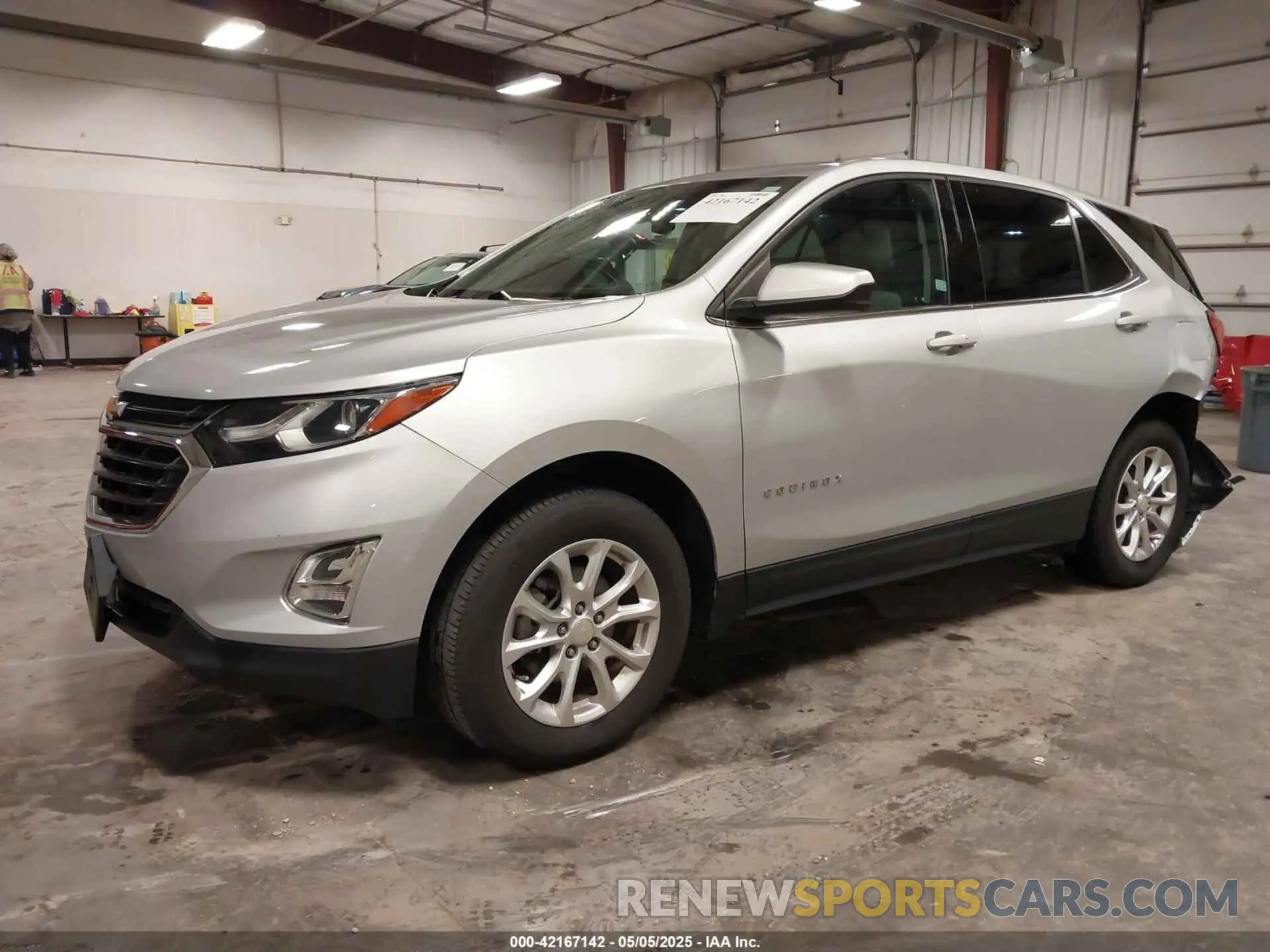 2 Photograph of a damaged car 2GNAXUEV8L6198096 CHEVROLET EQUINOX 2020