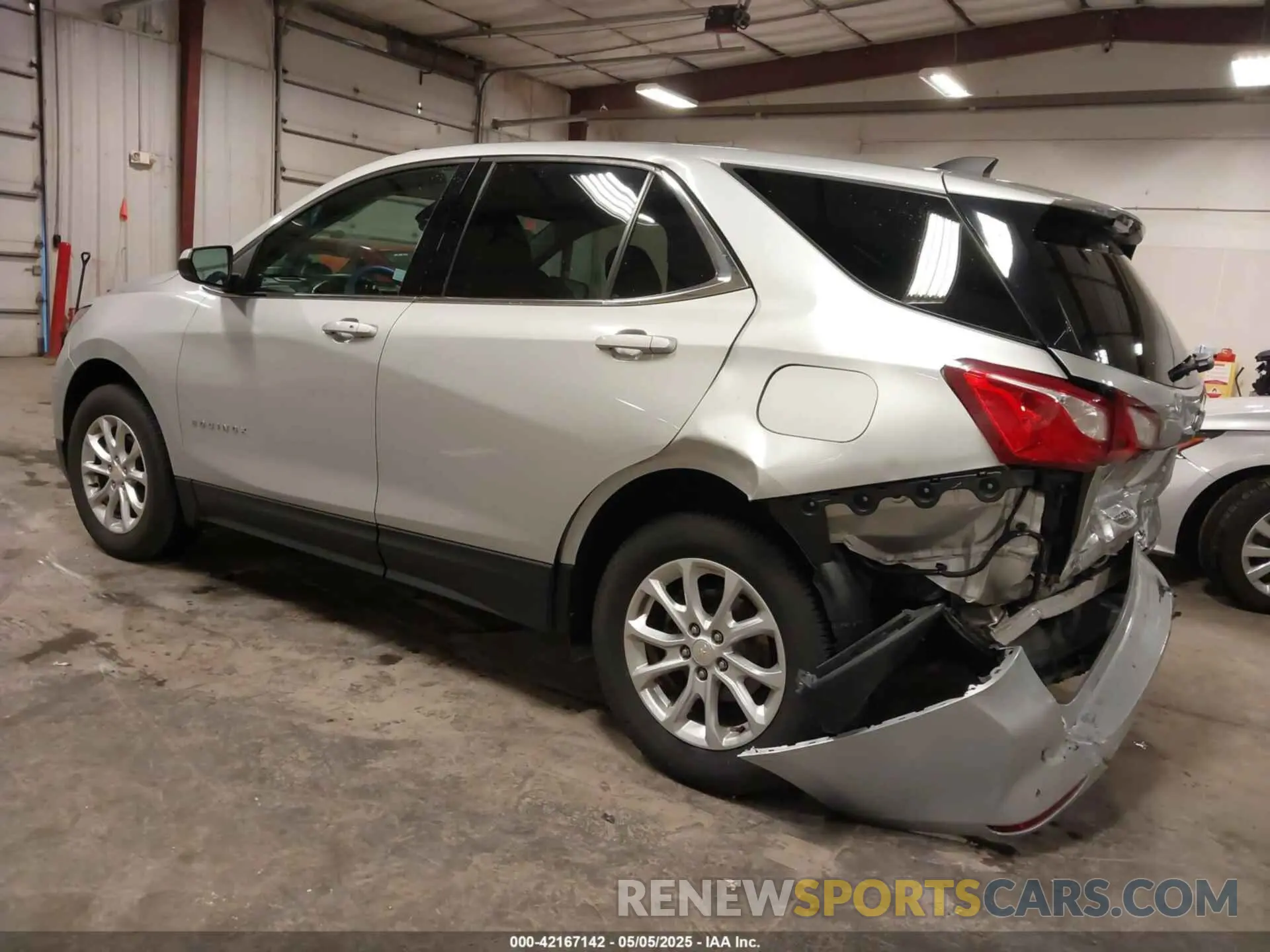 3 Photograph of a damaged car 2GNAXUEV8L6198096 CHEVROLET EQUINOX 2020