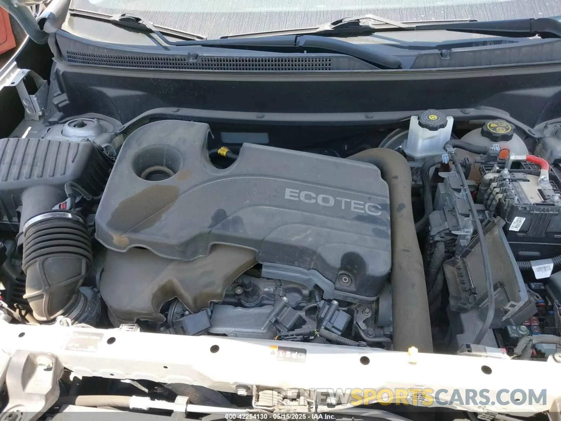 10 Photograph of a damaged car 2GNAXUEV8L6199412 CHEVROLET EQUINOX 2020