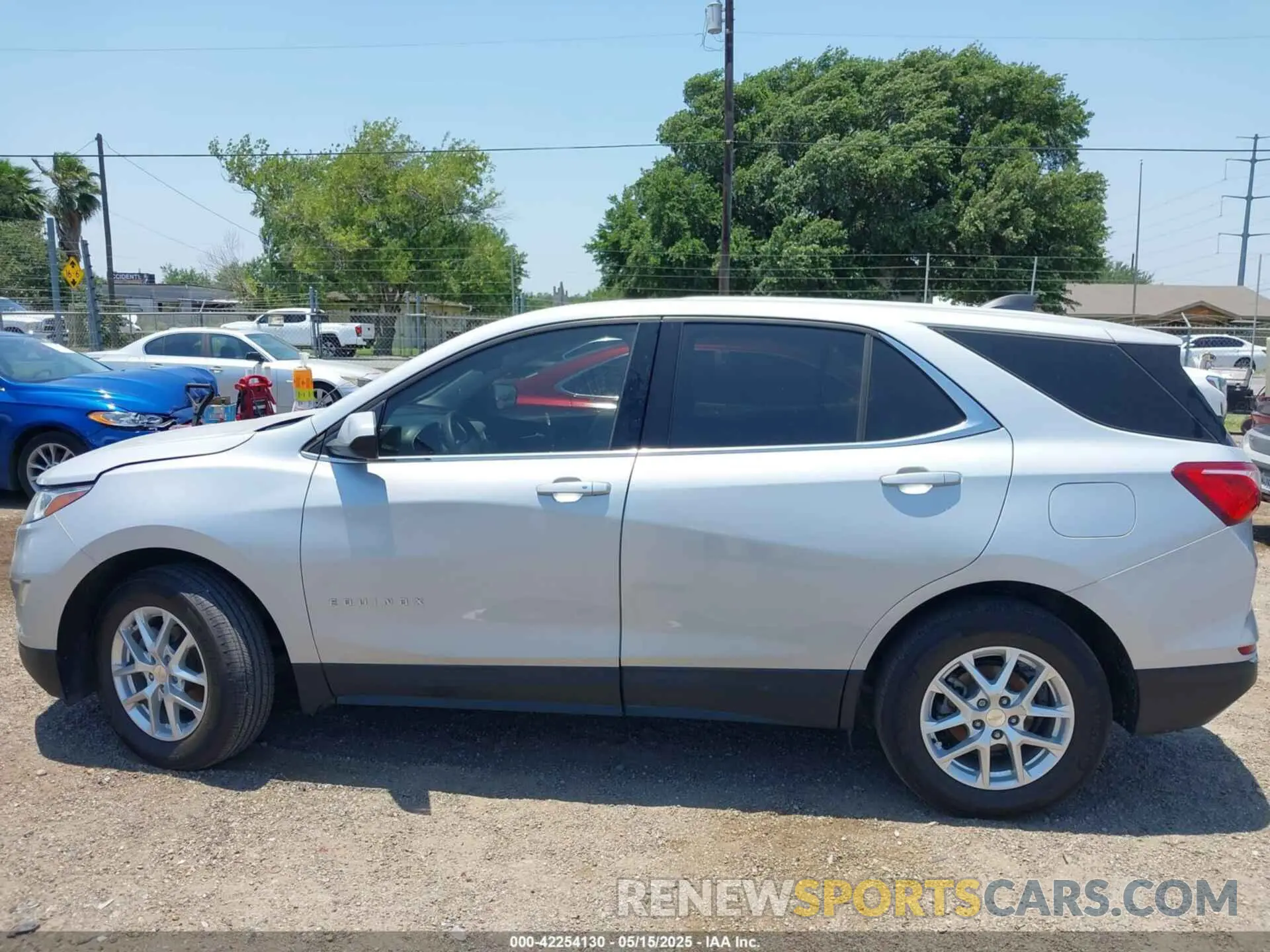 15 Photograph of a damaged car 2GNAXUEV8L6199412 CHEVROLET EQUINOX 2020