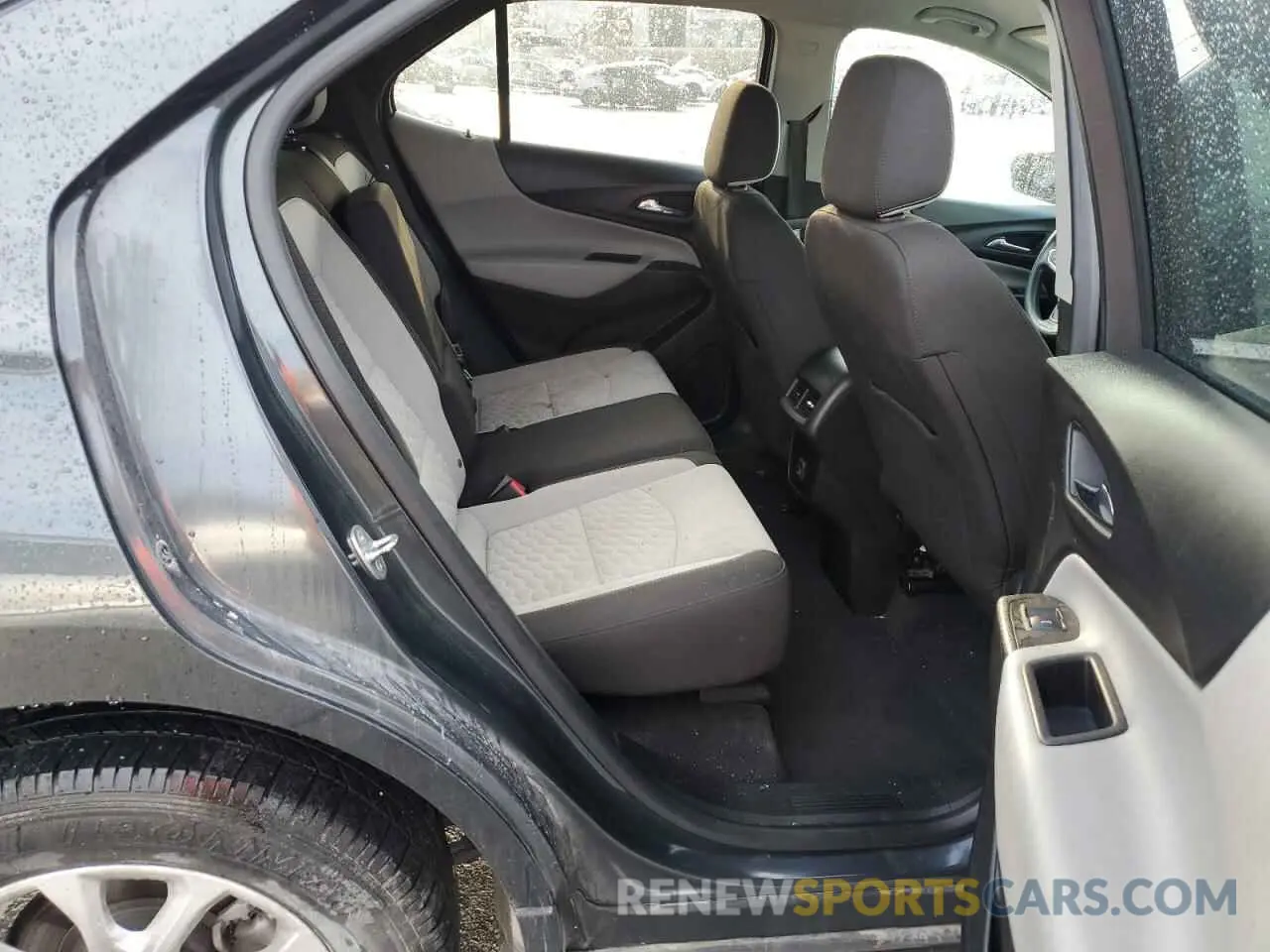 11 Photograph of a damaged car 2GNAXUEV8L6200879 CHEVROLET EQUINOX 2020