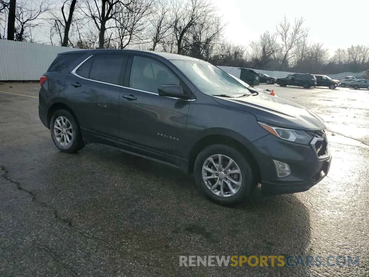 4 Photograph of a damaged car 2GNAXUEV8L6200879 CHEVROLET EQUINOX 2020