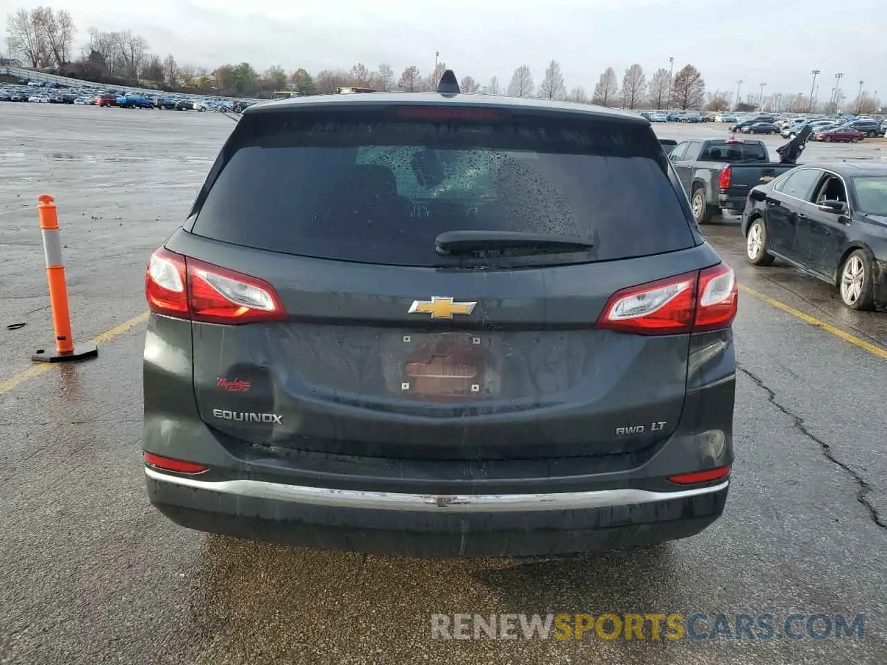 6 Photograph of a damaged car 2GNAXUEV8L6200879 CHEVROLET EQUINOX 2020