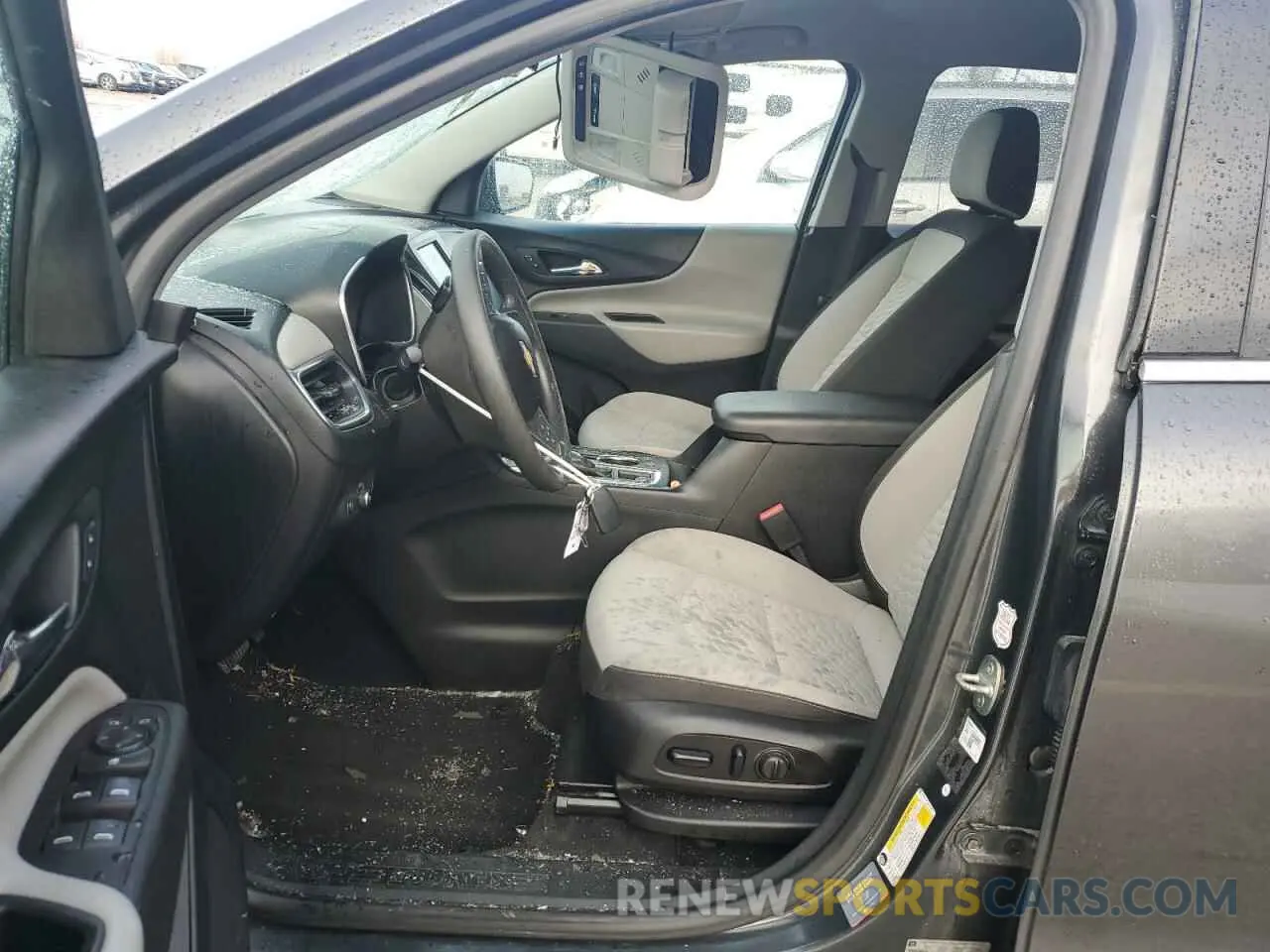 7 Photograph of a damaged car 2GNAXUEV8L6200879 CHEVROLET EQUINOX 2020