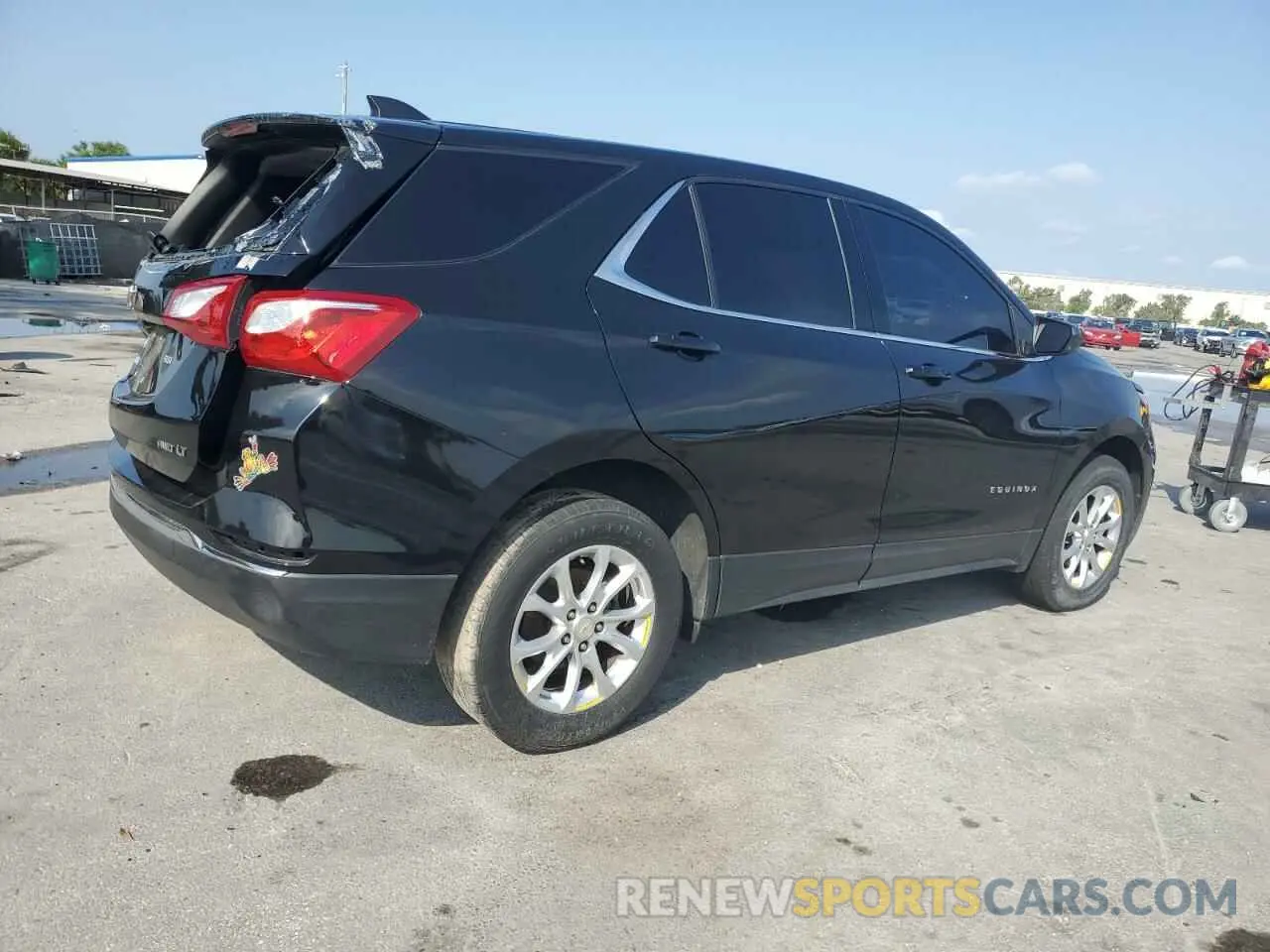 3 Photograph of a damaged car 2GNAXUEV8L6216337 CHEVROLET EQUINOX 2020