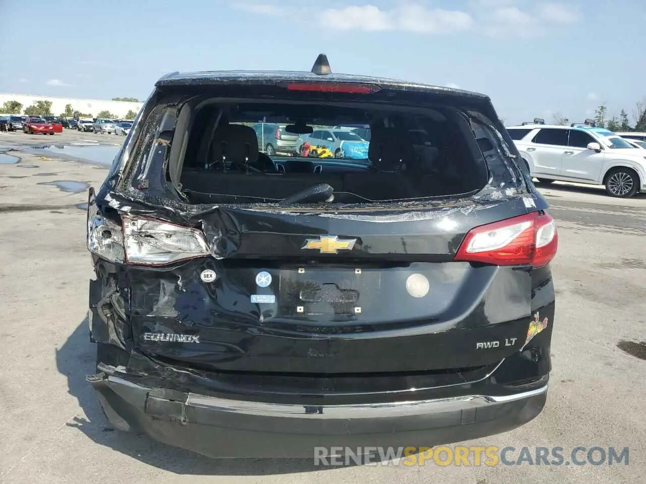 6 Photograph of a damaged car 2GNAXUEV8L6216337 CHEVROLET EQUINOX 2020