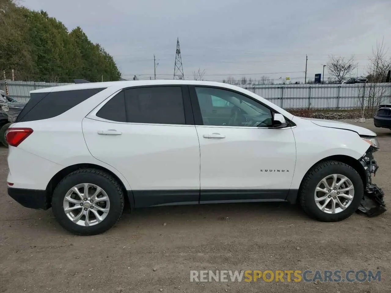 3 Photograph of a damaged car 2GNAXUEV8L6223188 CHEVROLET EQUINOX 2020