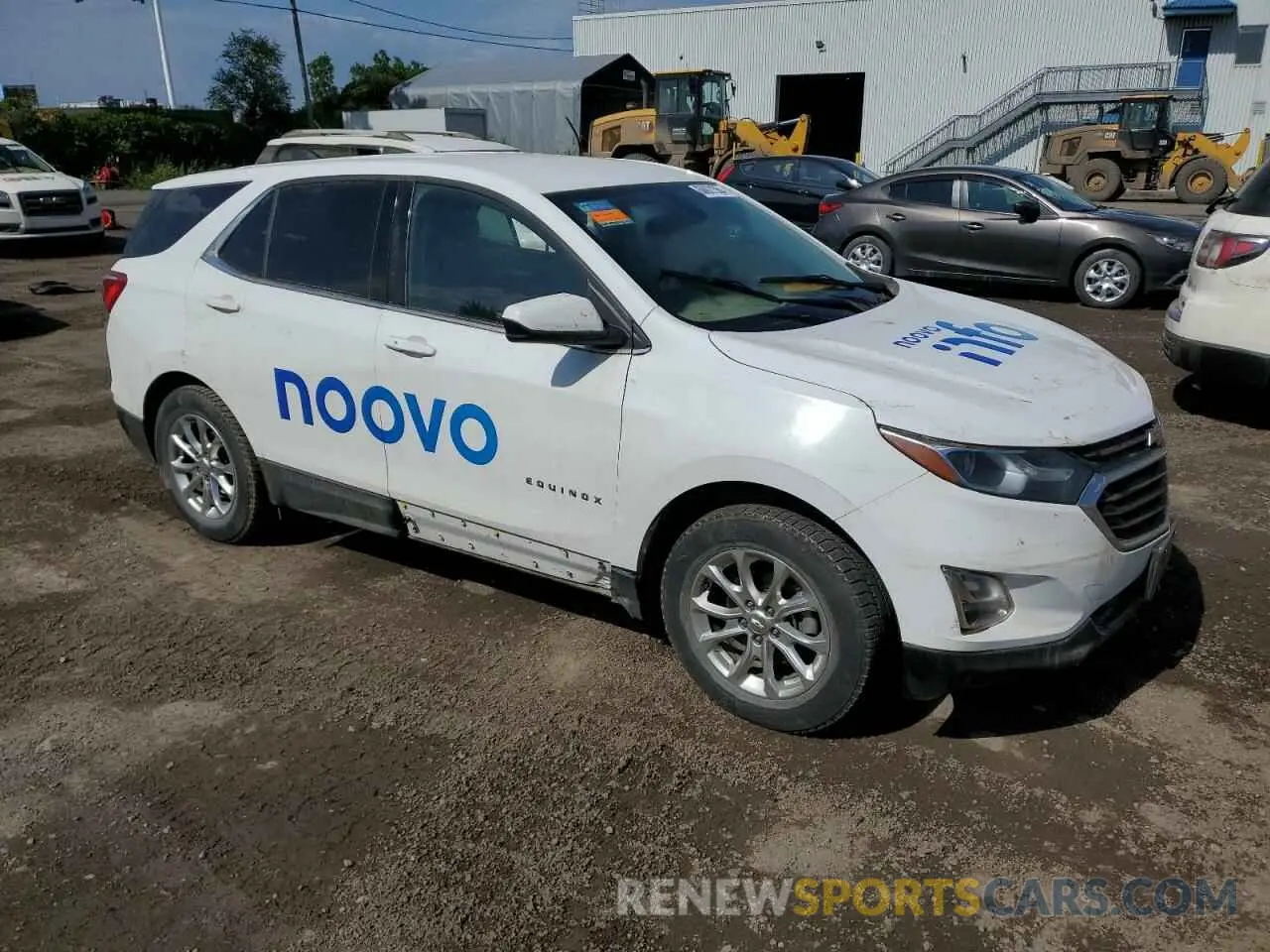 4 Photograph of a damaged car 2GNAXUEV8L6240590 CHEVROLET EQUINOX 2020