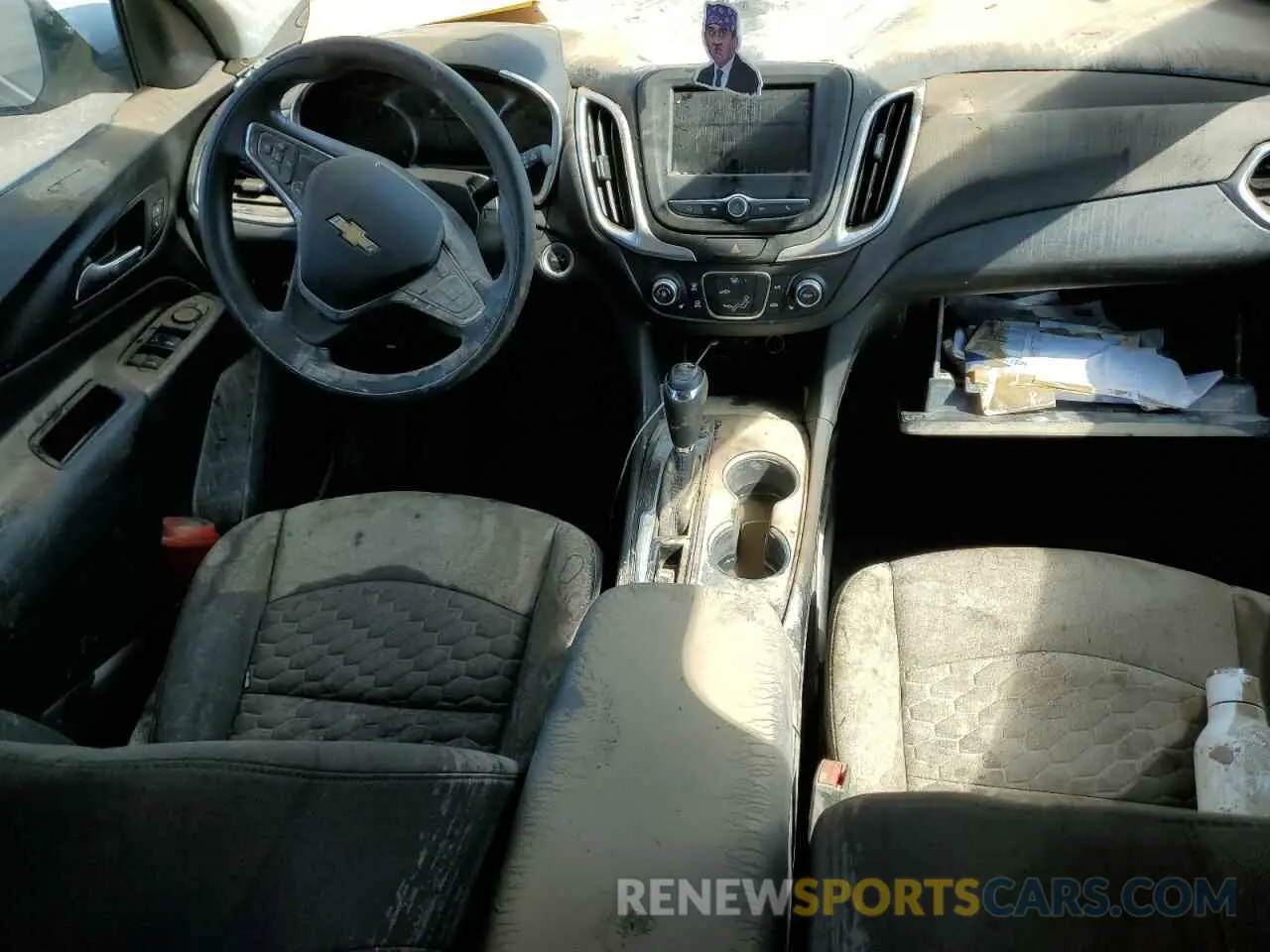 8 Photograph of a damaged car 2GNAXUEV8L6240590 CHEVROLET EQUINOX 2020