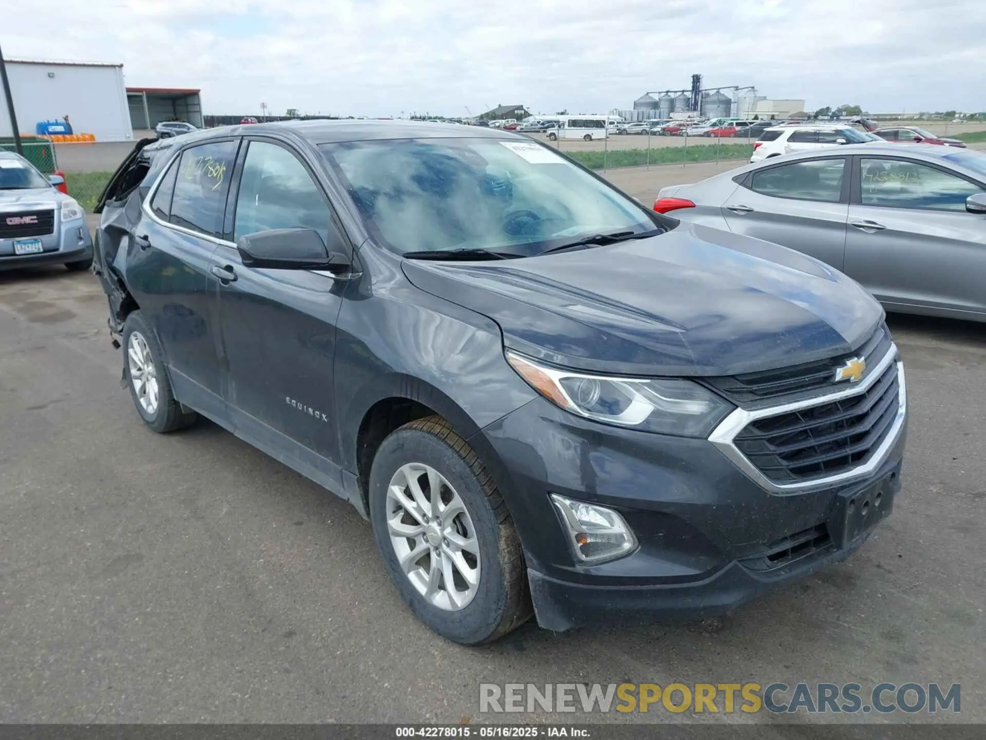 1 Photograph of a damaged car 2GNAXUEV8L6240962 CHEVROLET EQUINOX 2020