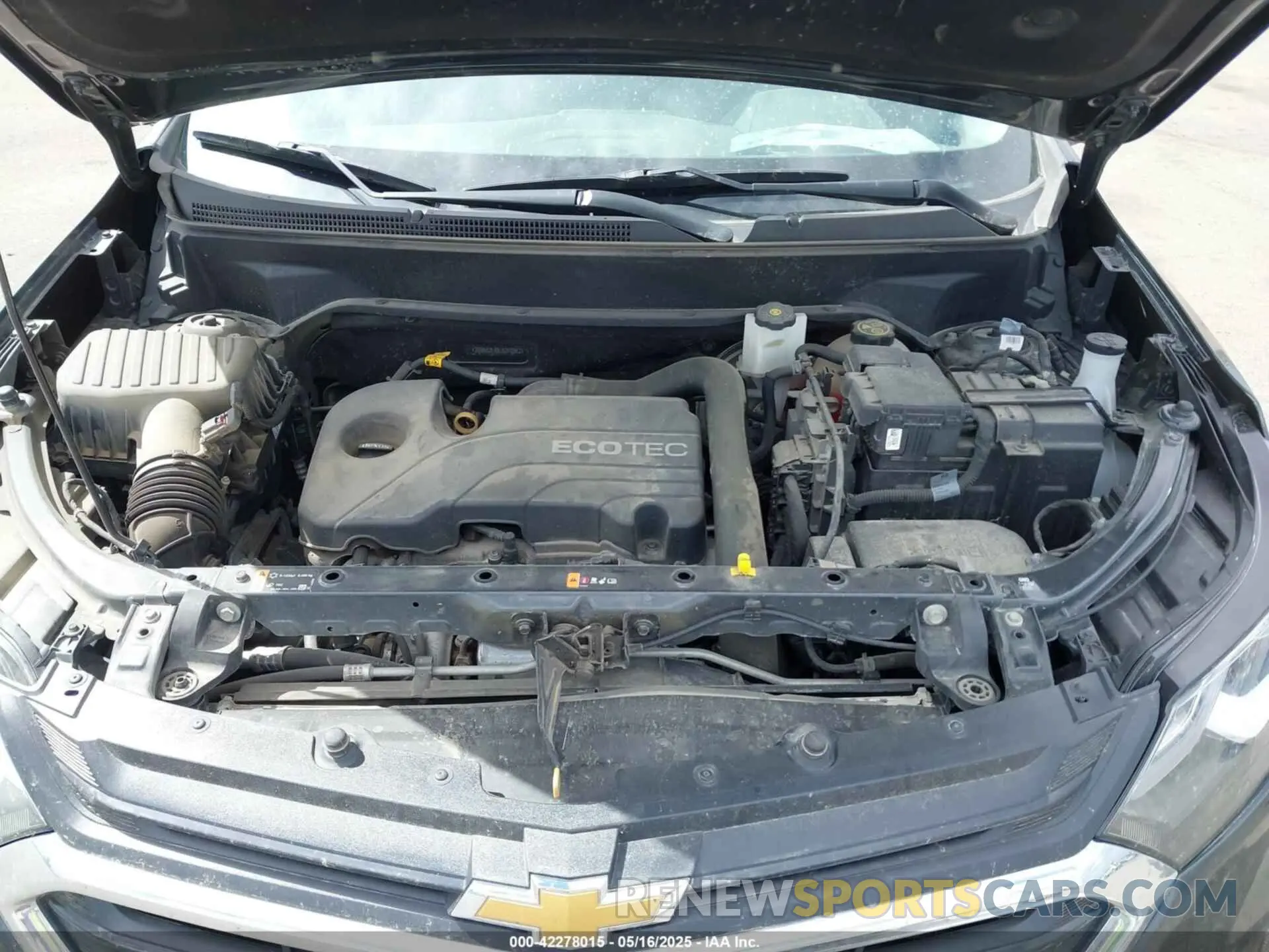 10 Photograph of a damaged car 2GNAXUEV8L6240962 CHEVROLET EQUINOX 2020