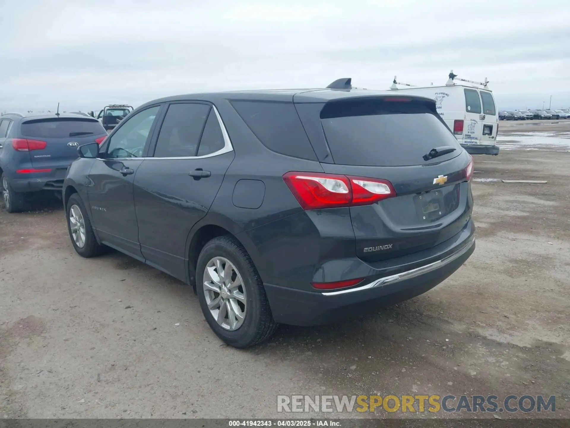 3 Photograph of a damaged car 2GNAXUEV9L6101987 CHEVROLET EQUINOX 2020