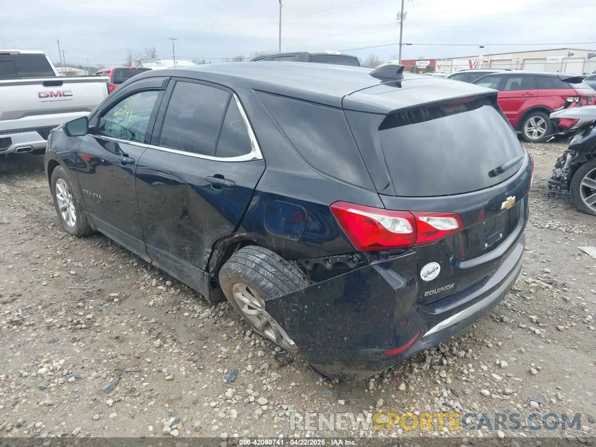 3 Photograph of a damaged car 2GNAXUEV9L6160215 CHEVROLET EQUINOX 2020