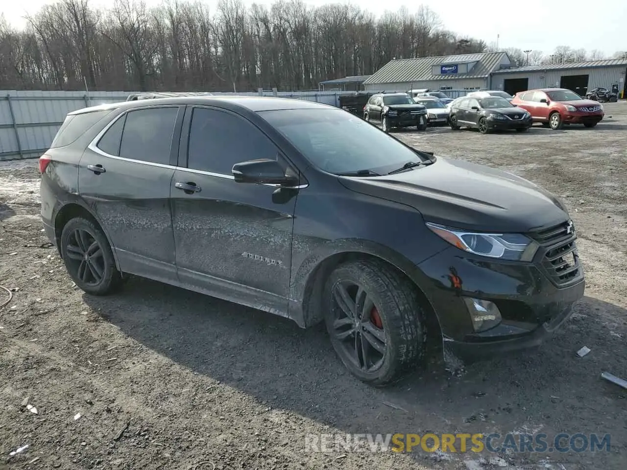 4 Photograph of a damaged car 2GNAXUEV9L6179136 CHEVROLET EQUINOX 2020
