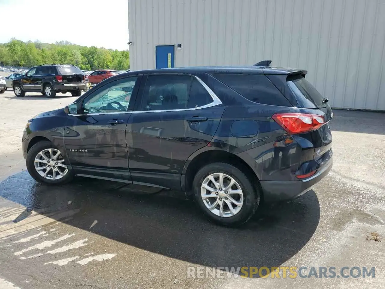2 Photograph of a damaged car 2GNAXUEV9L6182358 CHEVROLET EQUINOX 2020