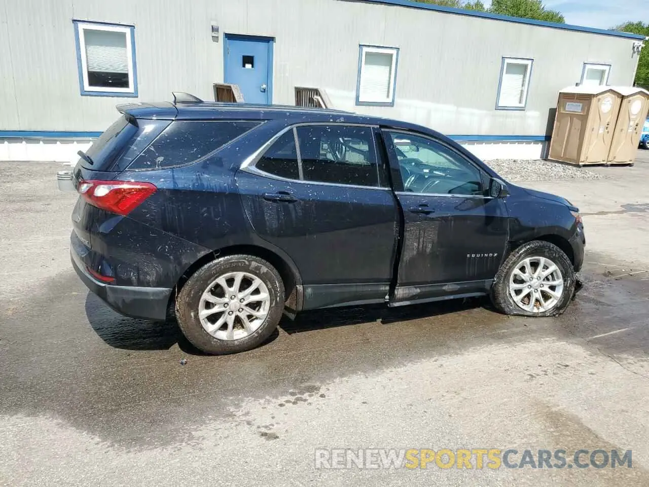 3 Photograph of a damaged car 2GNAXUEV9L6182358 CHEVROLET EQUINOX 2020
