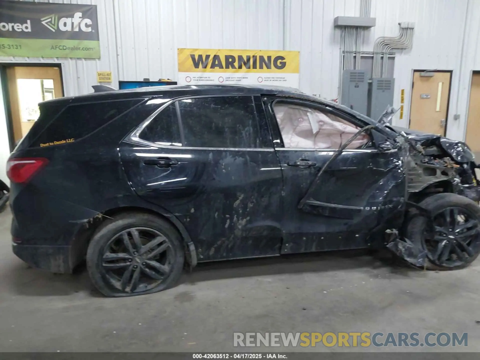 13 Photograph of a damaged car 2GNAXUEV9L6204567 CHEVROLET EQUINOX 2020