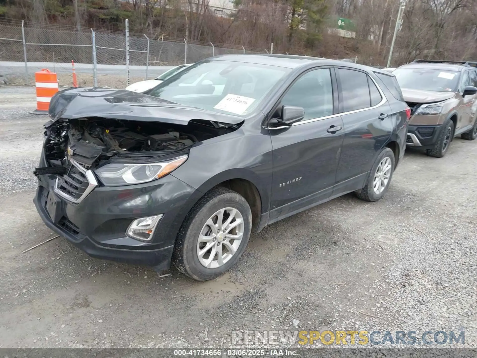 2 Photograph of a damaged car 2GNAXUEV9L6207663 CHEVROLET EQUINOX 2020