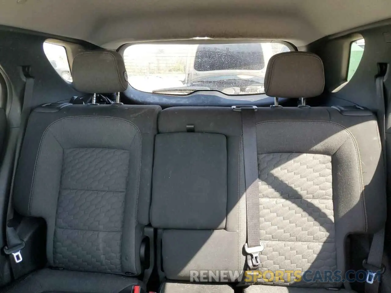 10 Photograph of a damaged car 2GNAXUEV9L6238881 CHEVROLET EQUINOX 2020
