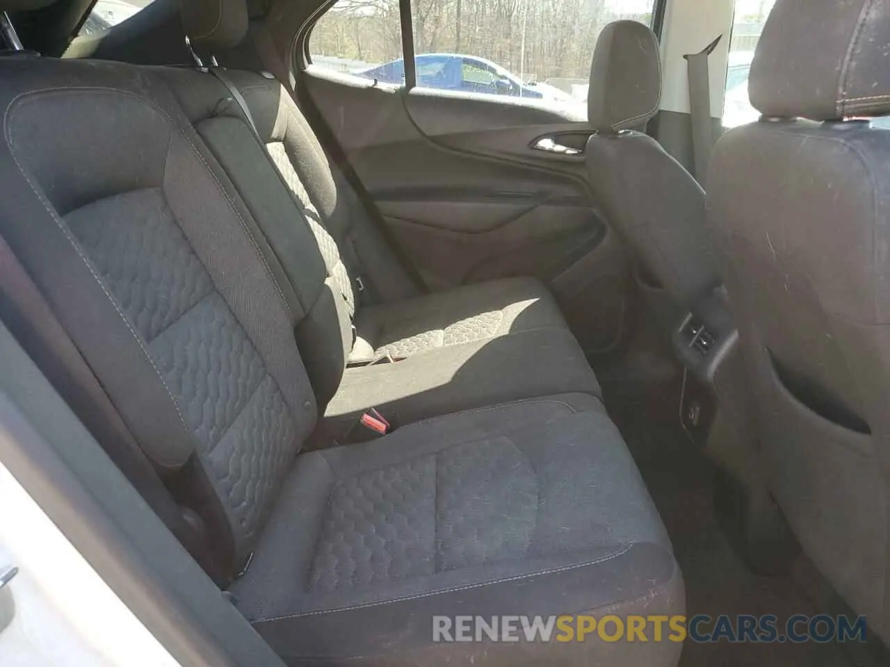 11 Photograph of a damaged car 2GNAXUEV9L6238881 CHEVROLET EQUINOX 2020