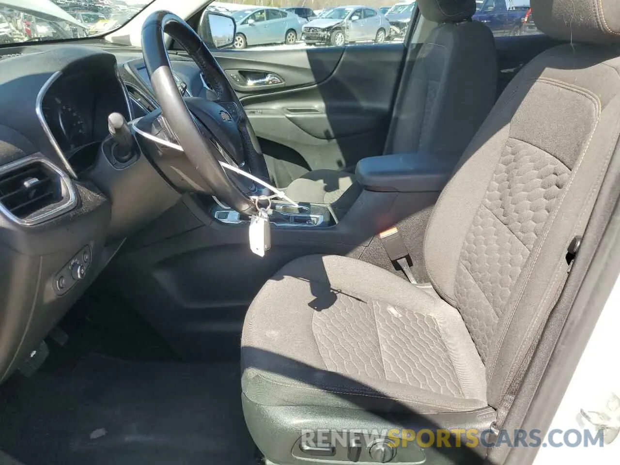 7 Photograph of a damaged car 2GNAXUEV9L6238881 CHEVROLET EQUINOX 2020