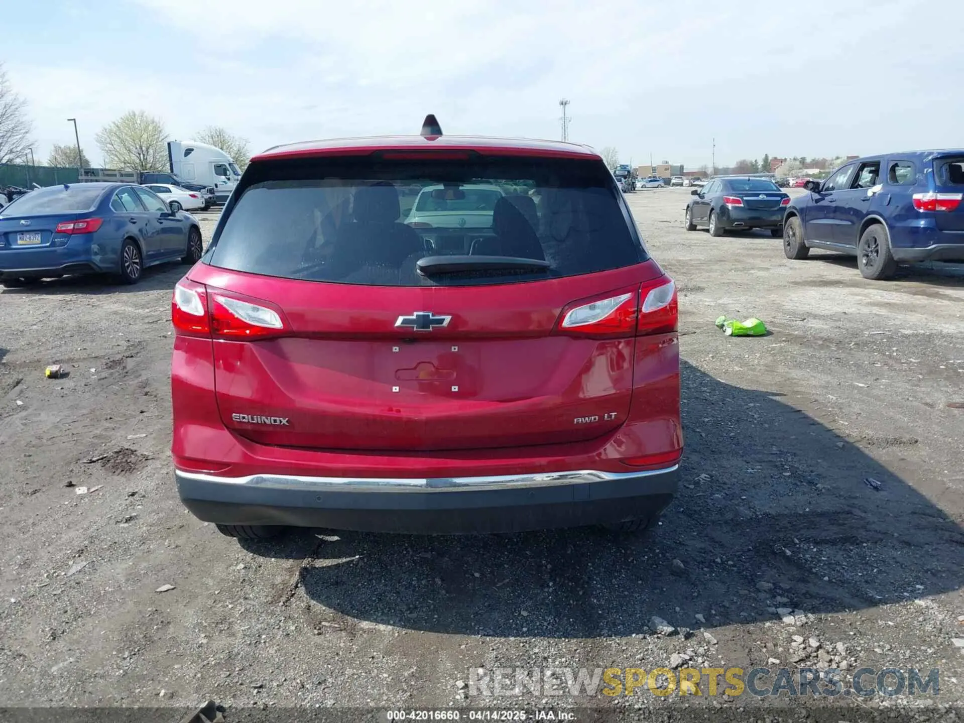 17 Photograph of a damaged car 2GNAXUEV9L6248987 CHEVROLET EQUINOX 2020