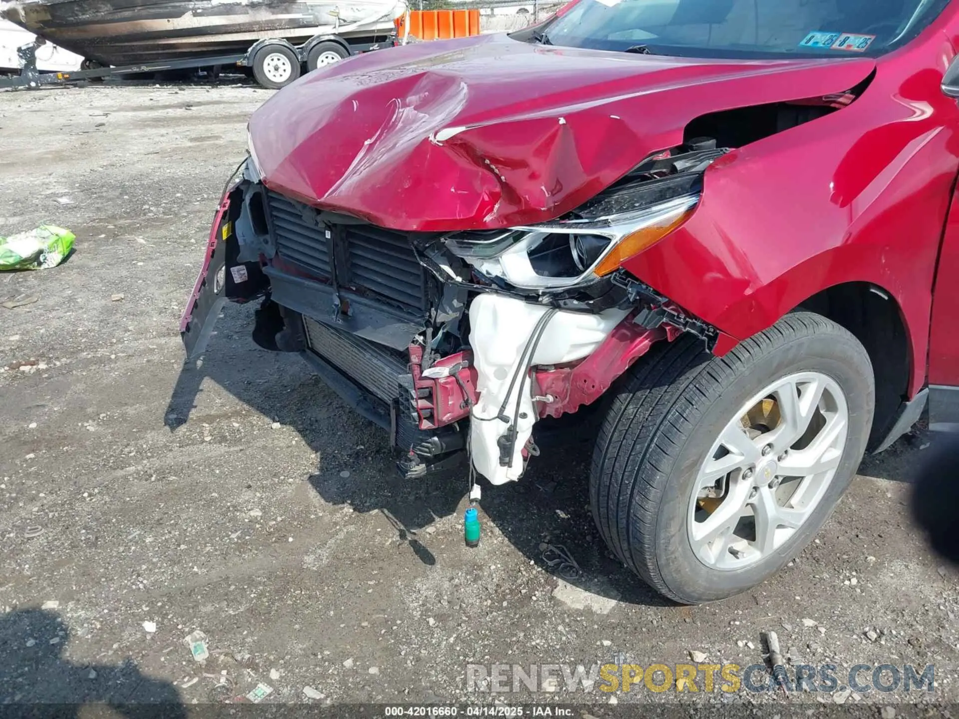18 Photograph of a damaged car 2GNAXUEV9L6248987 CHEVROLET EQUINOX 2020