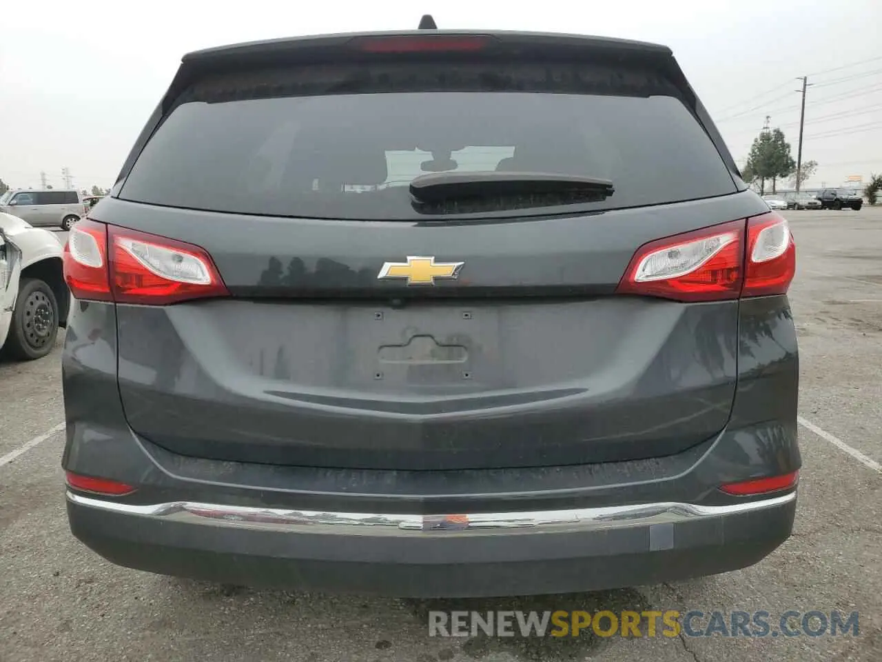 6 Photograph of a damaged car 2GNAXUEVXL6111749 CHEVROLET EQUINOX 2020