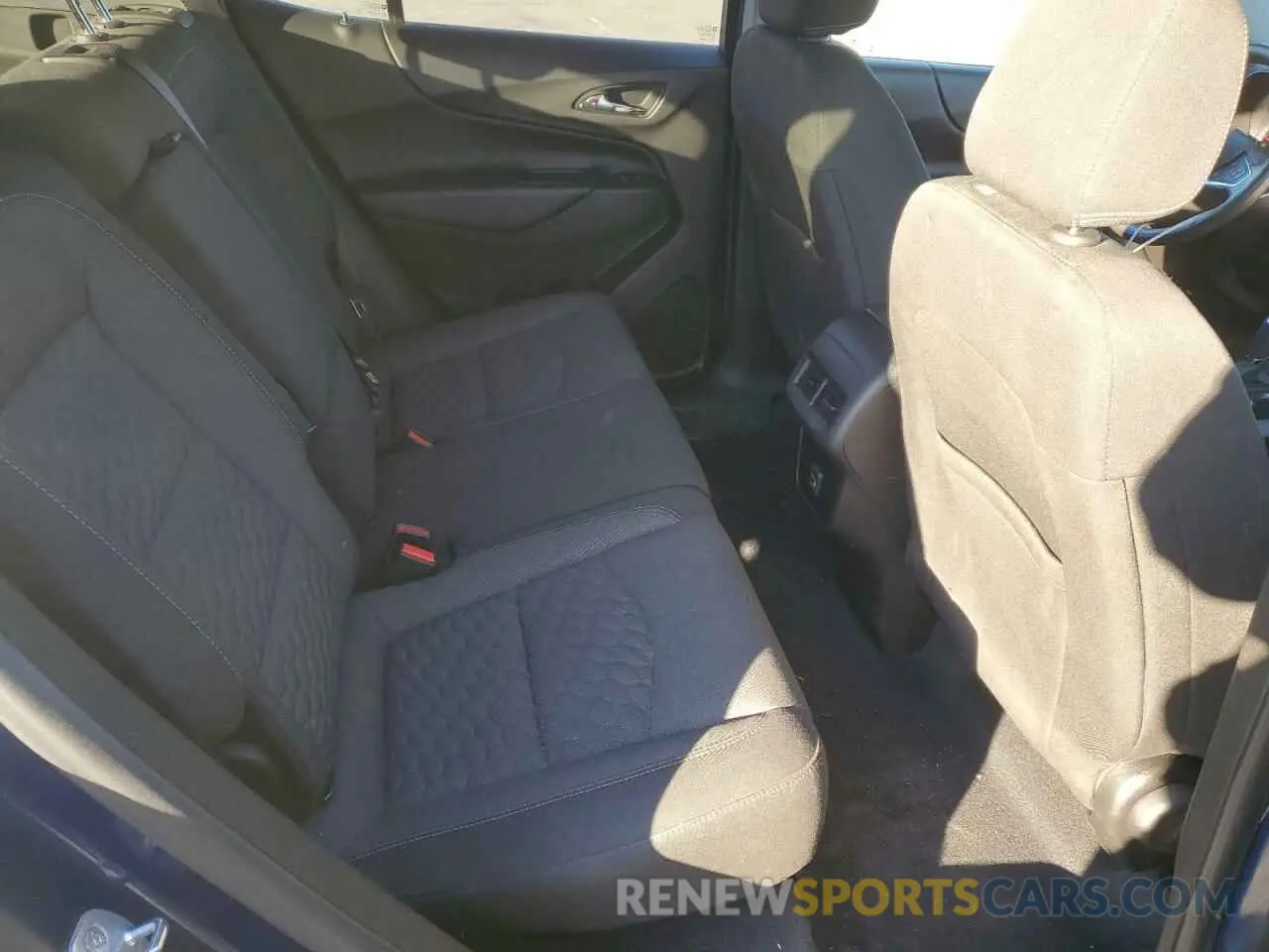 11 Photograph of a damaged car 2GNAXUEVXL6124128 CHEVROLET EQUINOX 2020