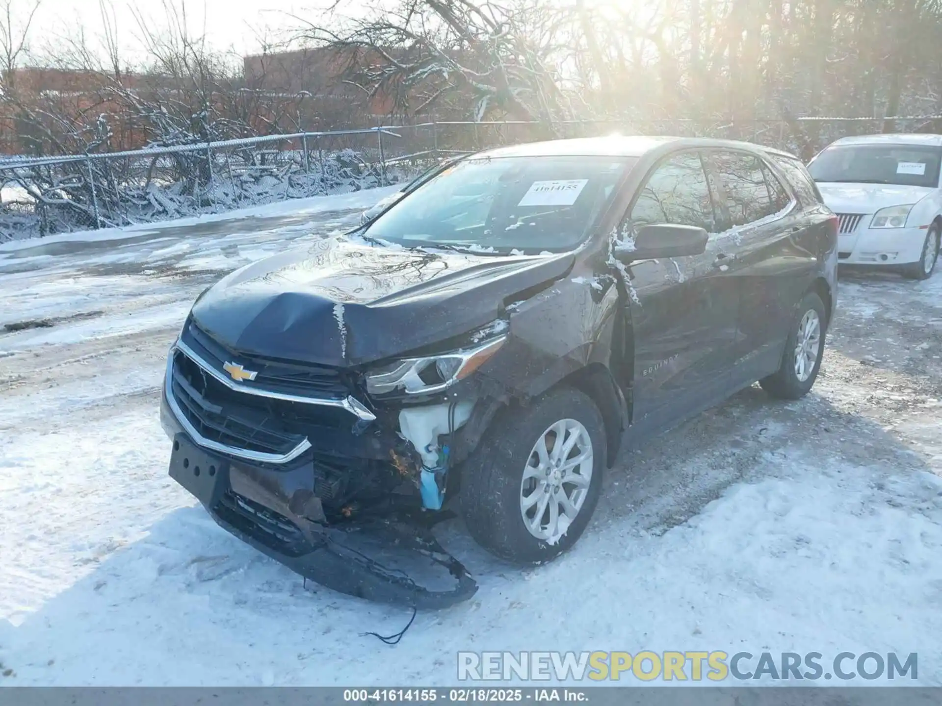 2 Photograph of a damaged car 2GNAXUEVXL6130222 CHEVROLET EQUINOX 2020