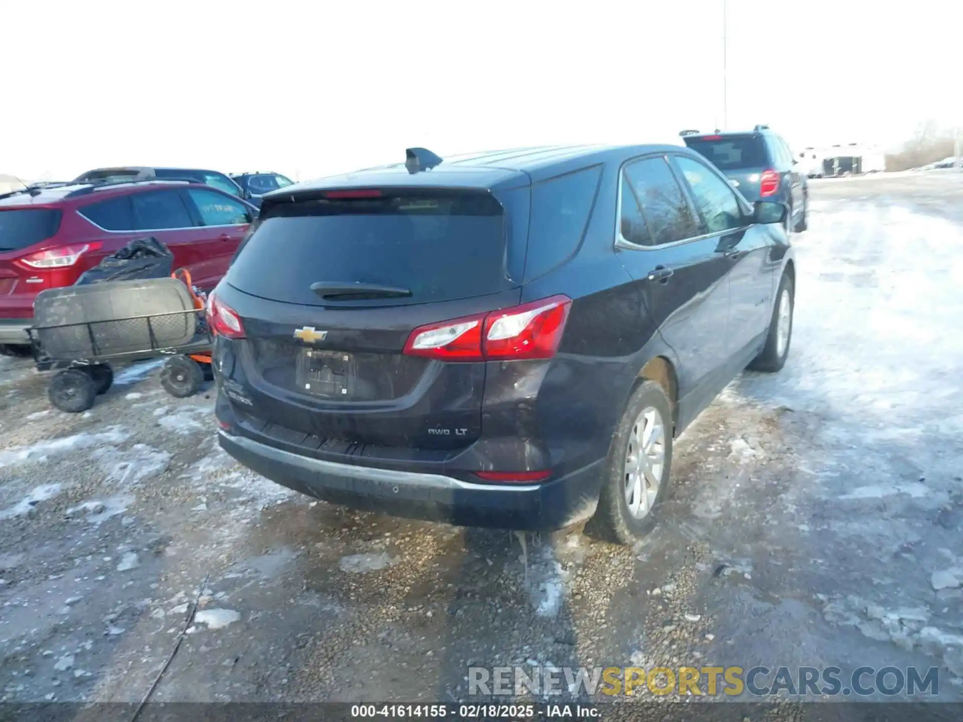 4 Photograph of a damaged car 2GNAXUEVXL6130222 CHEVROLET EQUINOX 2020