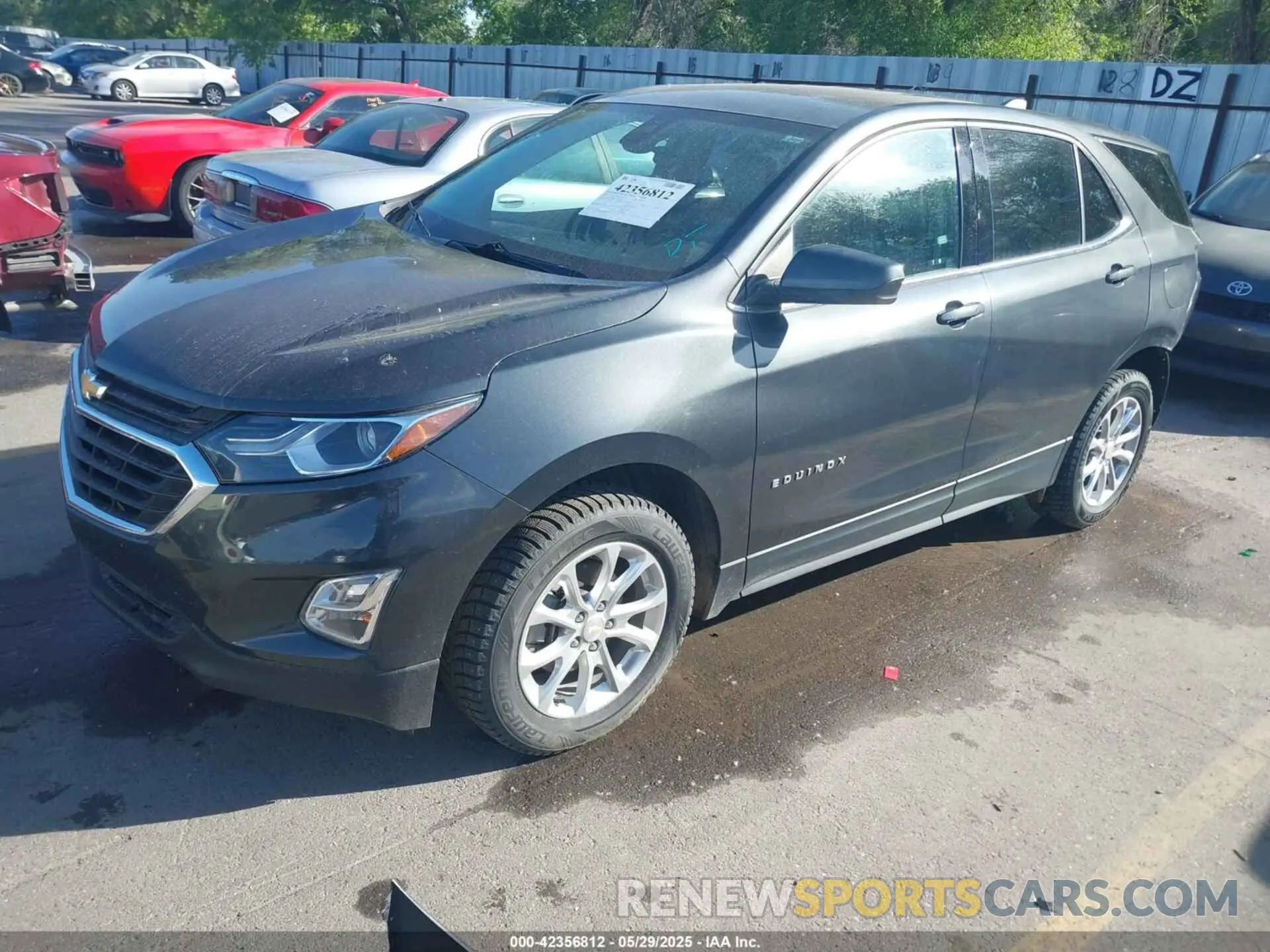 2 Photograph of a damaged car 2GNAXUEVXL6194714 CHEVROLET EQUINOX 2020