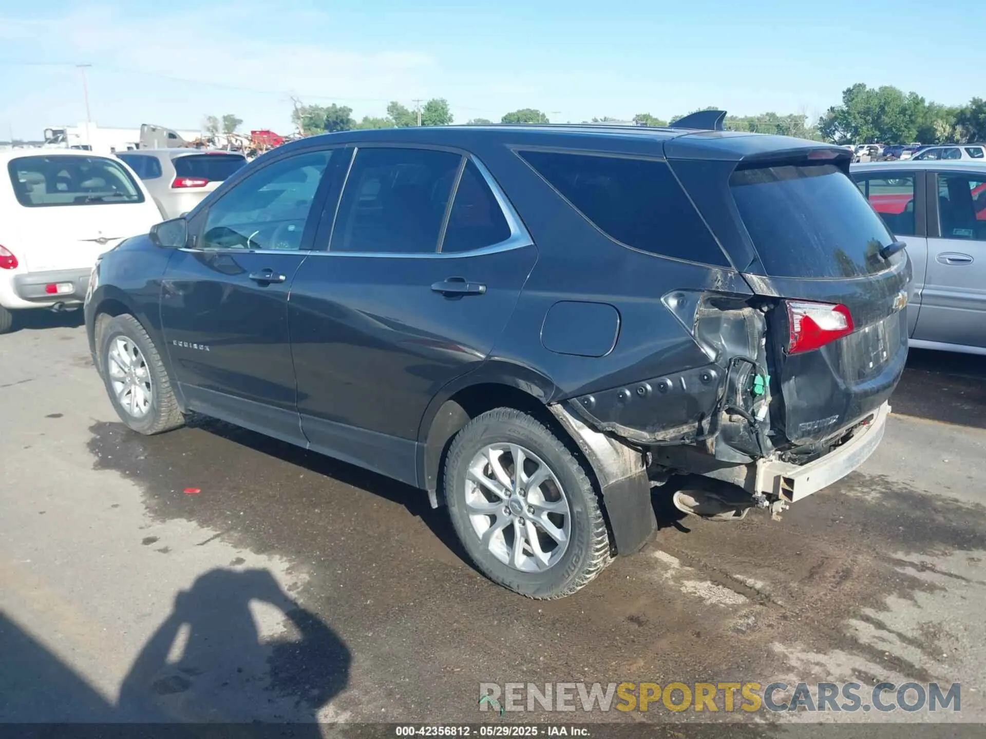 3 Photograph of a damaged car 2GNAXUEVXL6194714 CHEVROLET EQUINOX 2020
