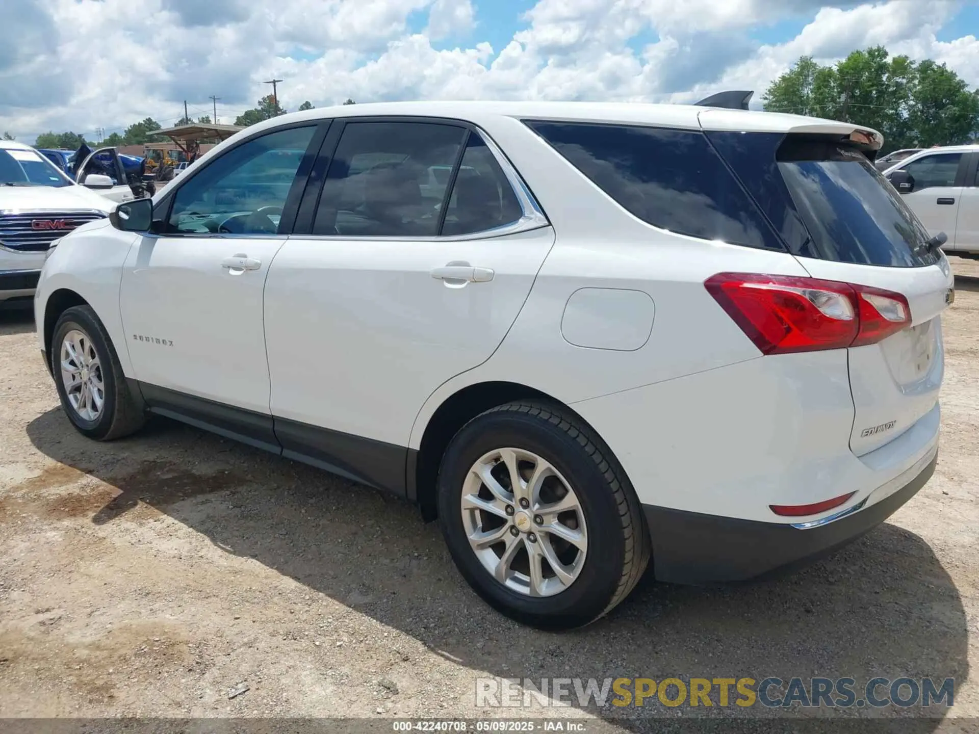 3 Photograph of a damaged car 2GNAXUEVXL6206246 CHEVROLET EQUINOX 2020
