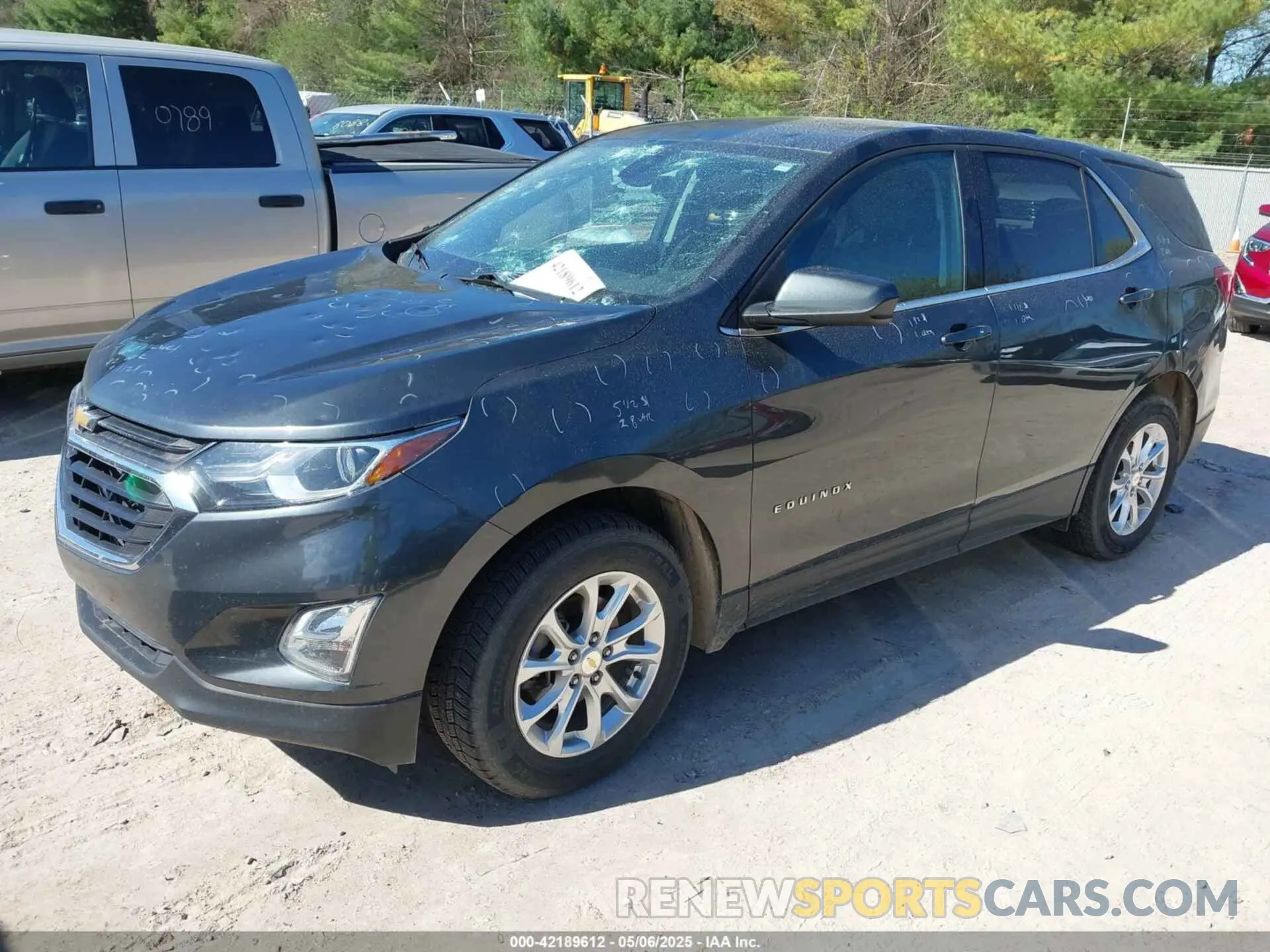 2 Photograph of a damaged car 2GNAXUEVXL6222768 CHEVROLET EQUINOX 2020