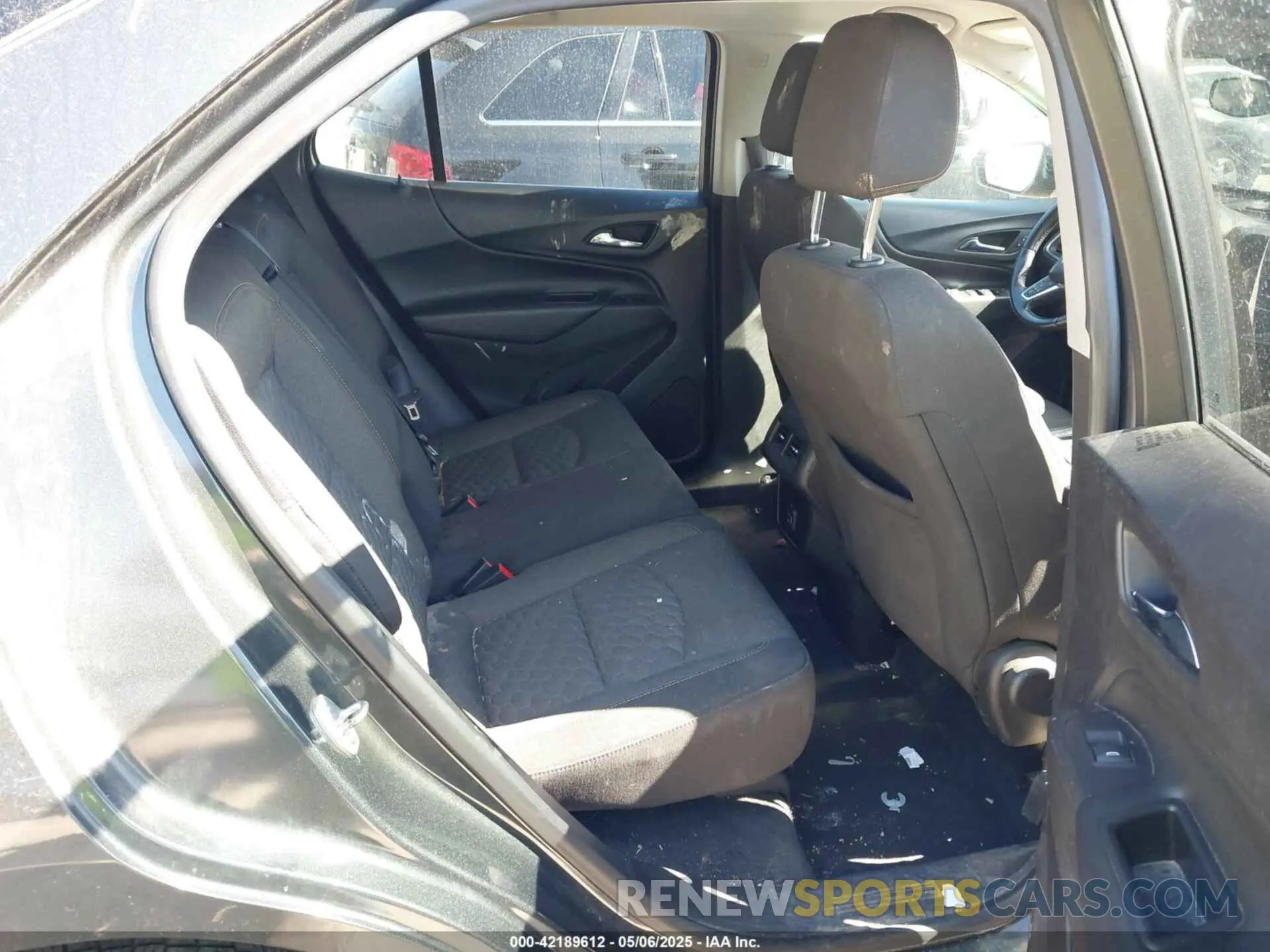 8 Photograph of a damaged car 2GNAXUEVXL6222768 CHEVROLET EQUINOX 2020