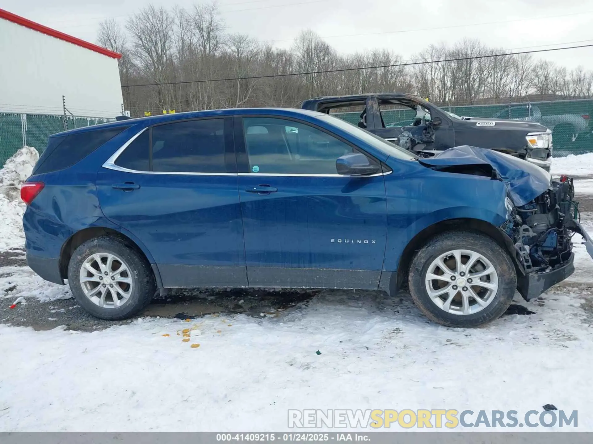 13 Photograph of a damaged car 2GNAXUEVXL6254829 CHEVROLET EQUINOX 2020