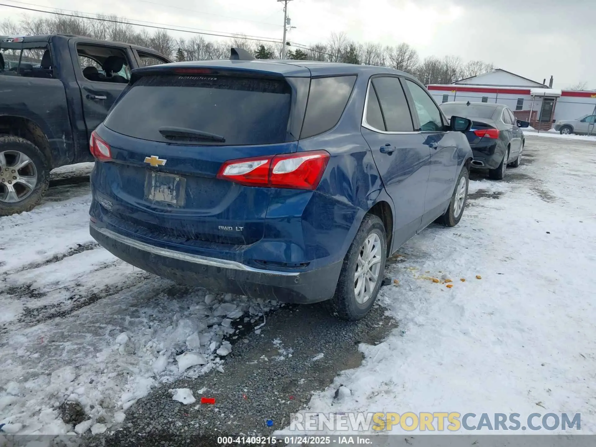 4 Photograph of a damaged car 2GNAXUEVXL6254829 CHEVROLET EQUINOX 2020