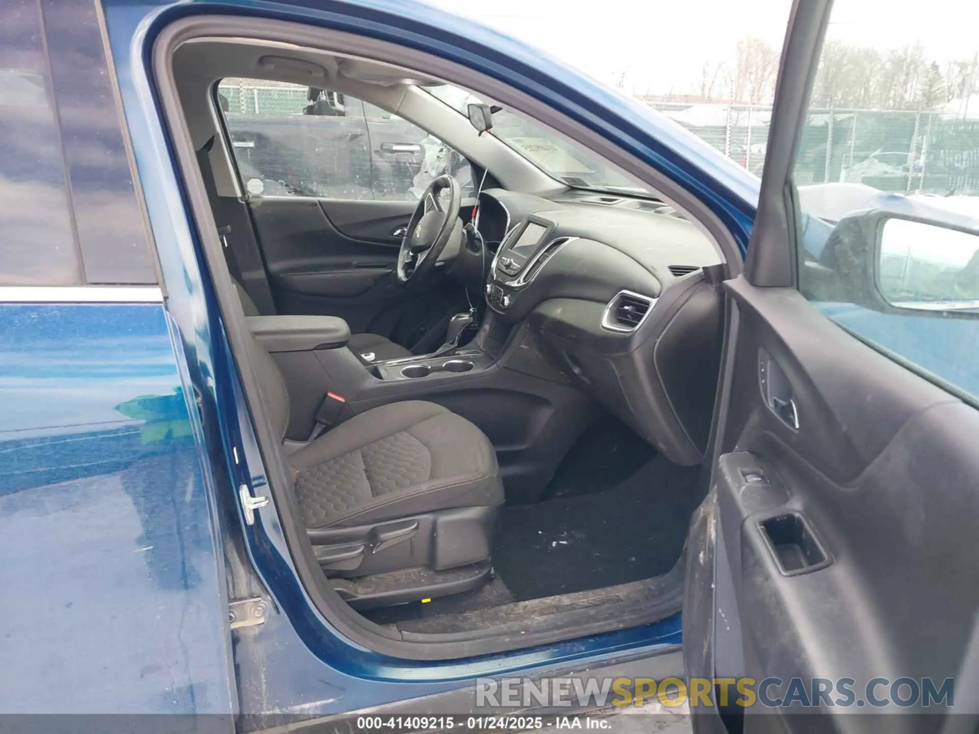5 Photograph of a damaged car 2GNAXUEVXL6254829 CHEVROLET EQUINOX 2020