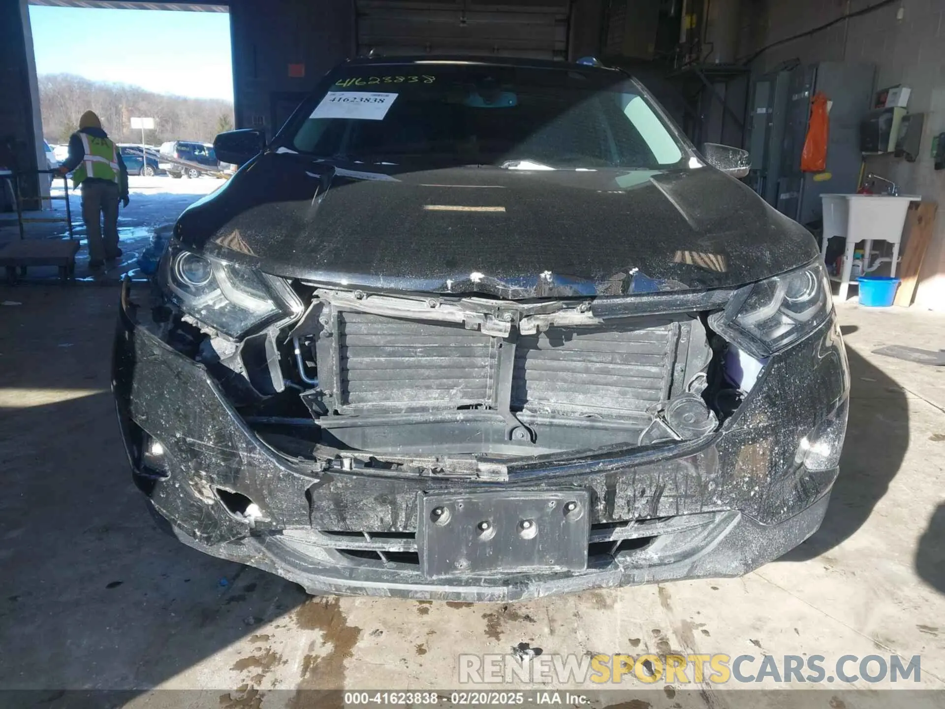 6 Photograph of a damaged car 2GNAXVEX3L6148908 CHEVROLET EQUINOX 2020