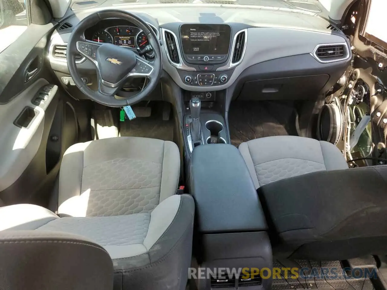 8 Photograph of a damaged car 2GNAXVEX3L6257837 CHEVROLET EQUINOX 2020