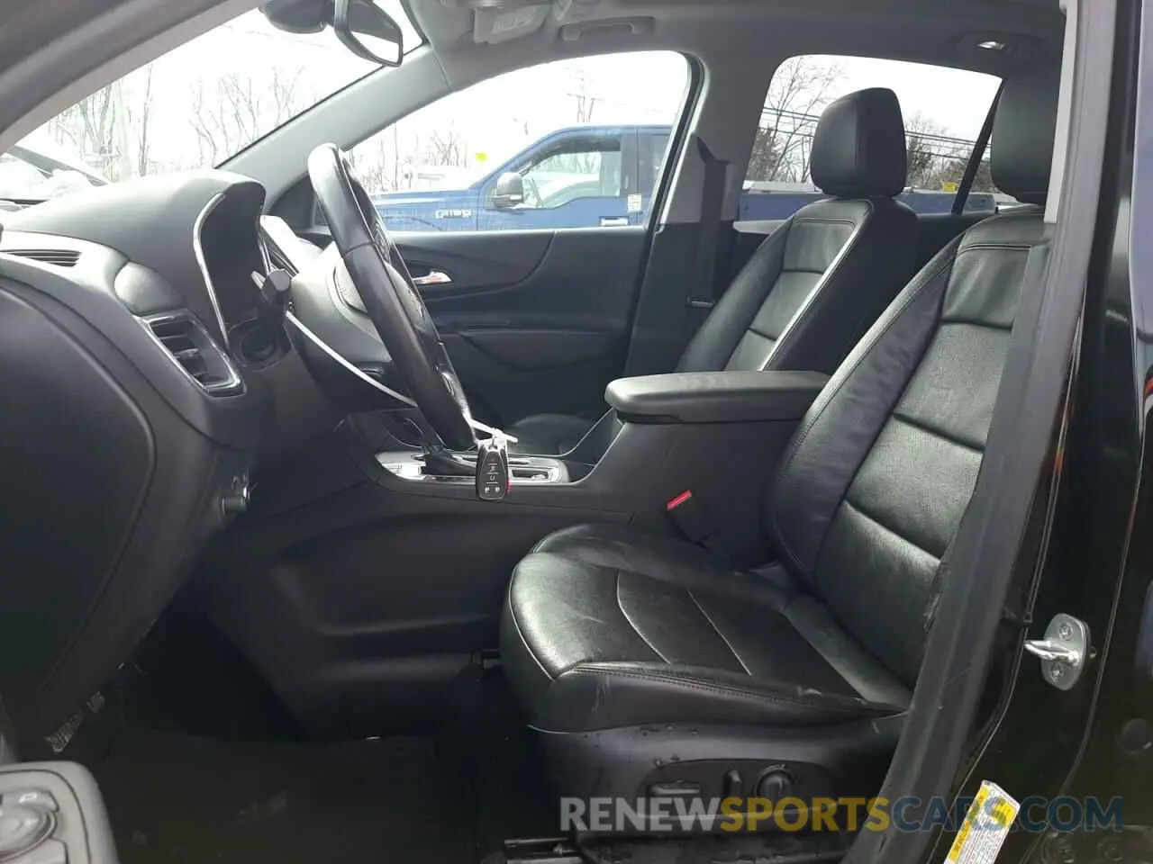 7 Photograph of a damaged car 2GNAXVEX6L6218093 CHEVROLET EQUINOX 2020
