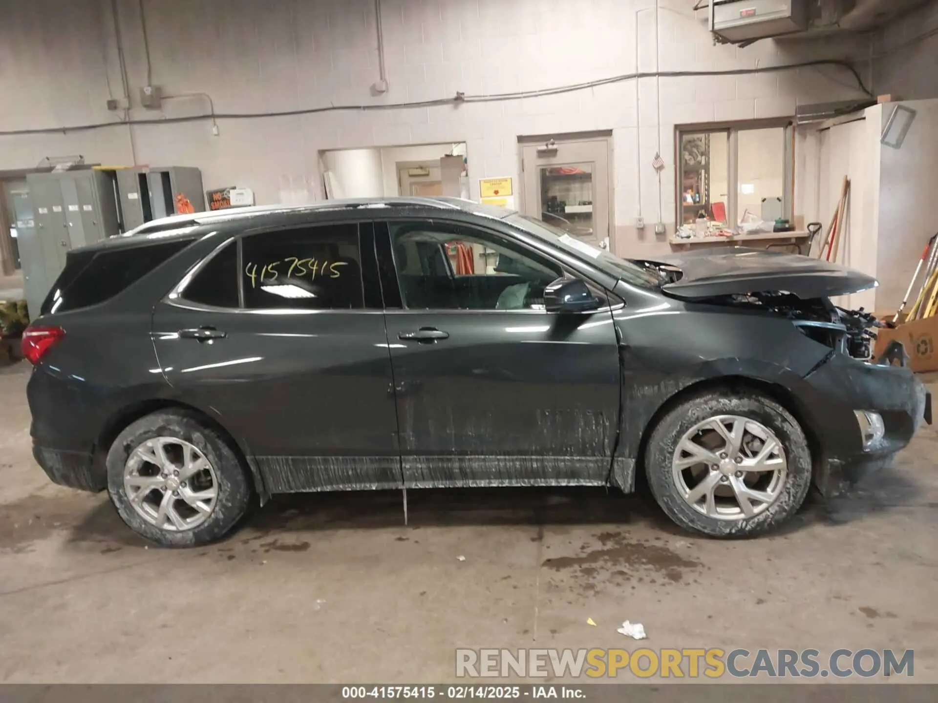14 Photograph of a damaged car 2GNAXVEX7L6129889 CHEVROLET EQUINOX 2020