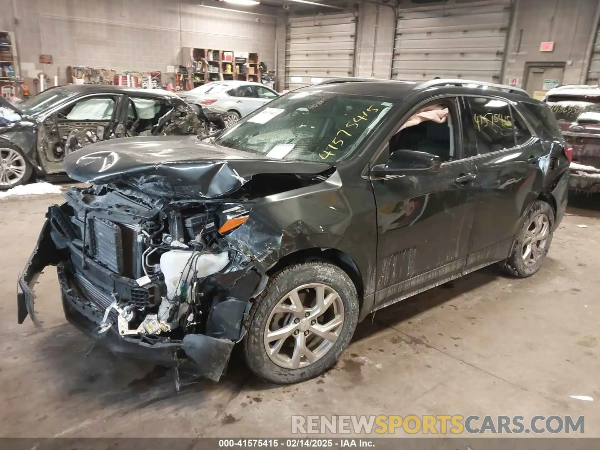 2 Photograph of a damaged car 2GNAXVEX7L6129889 CHEVROLET EQUINOX 2020