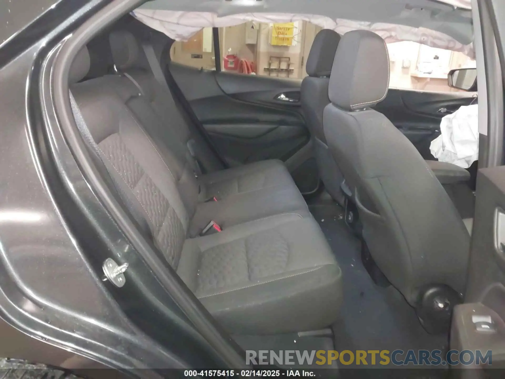 8 Photograph of a damaged car 2GNAXVEX7L6129889 CHEVROLET EQUINOX 2020