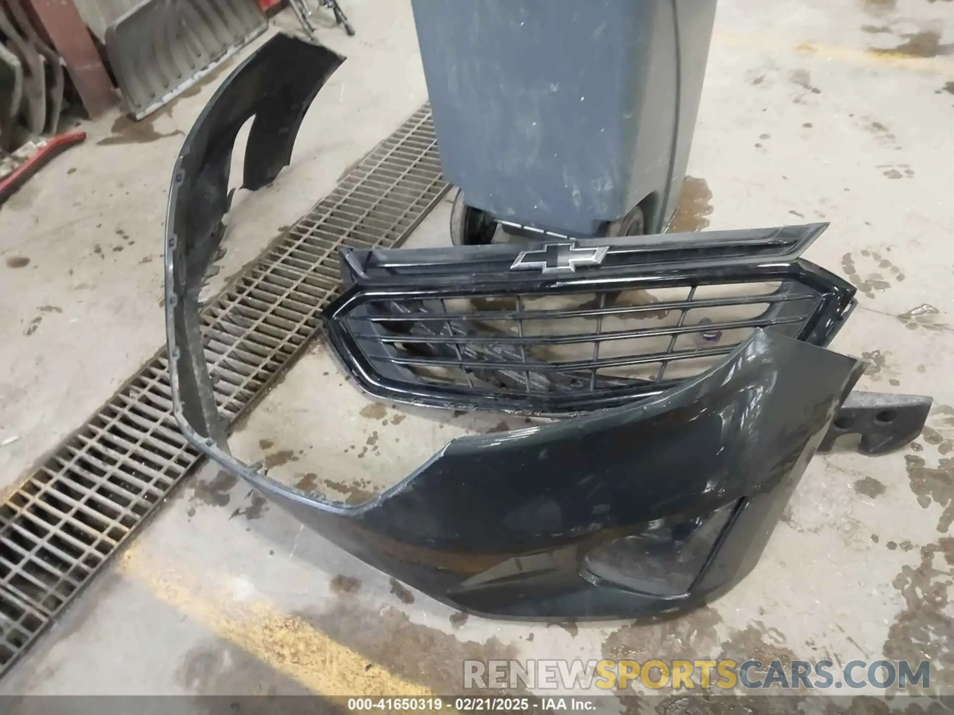 12 Photograph of a damaged car 2GNAXVEX8L6241939 CHEVROLET EQUINOX 2020
