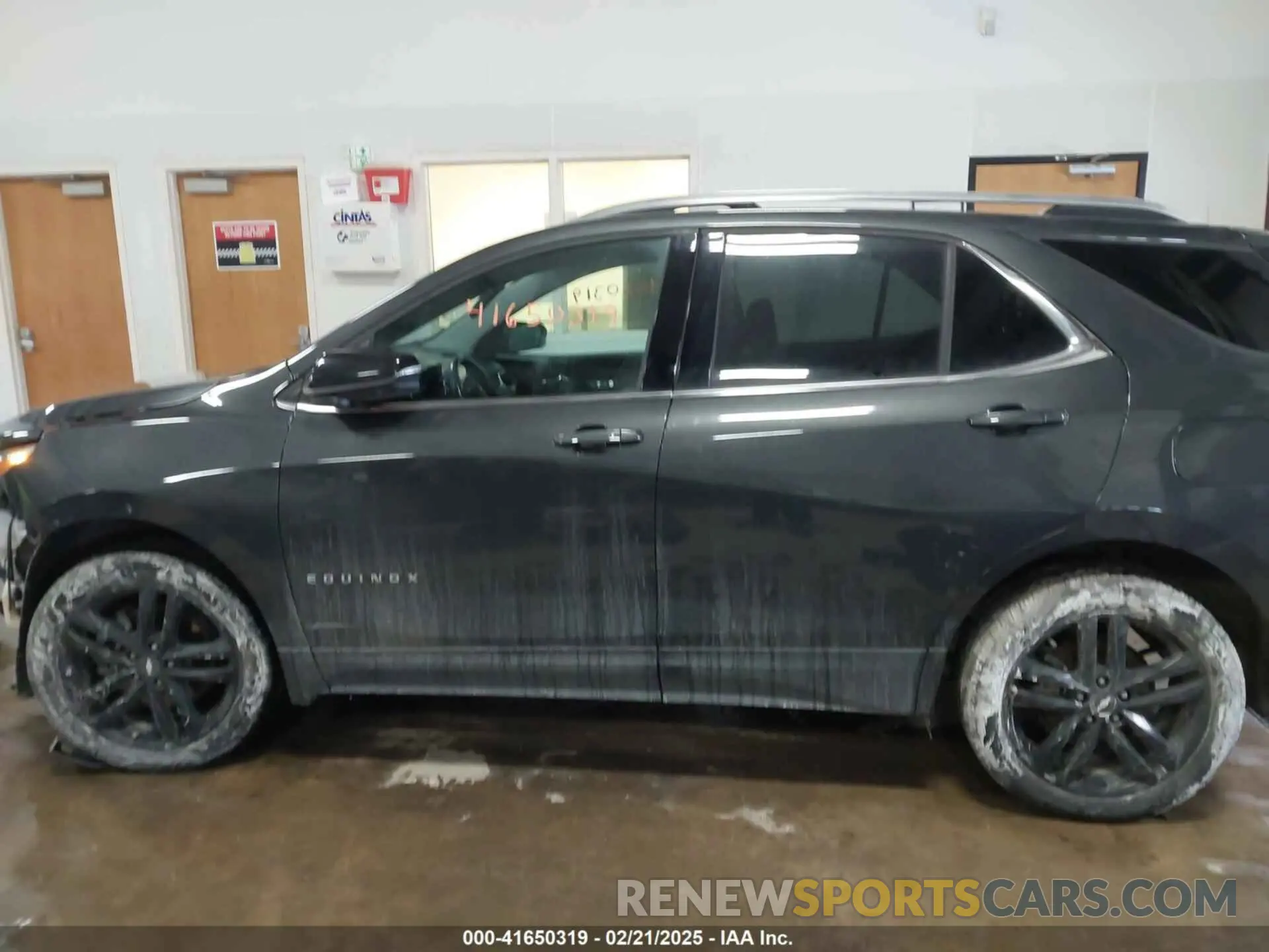 15 Photograph of a damaged car 2GNAXVEX8L6241939 CHEVROLET EQUINOX 2020