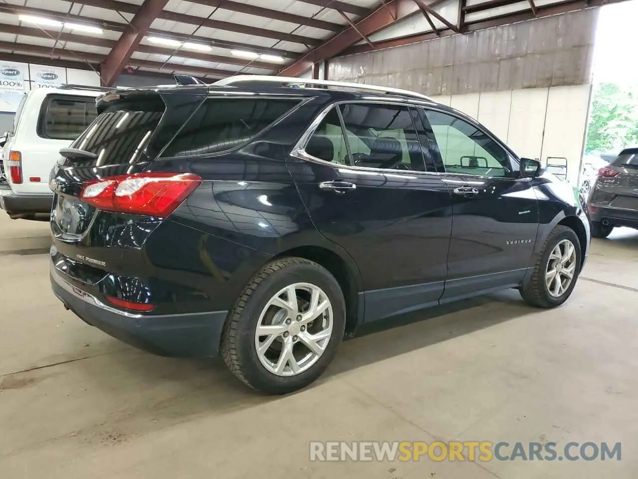3 Photograph of a damaged car 2GNAXXEV0L6196070 CHEVROLET EQUINOX 2020